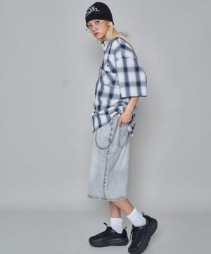 グレー　モデル:172cm M着用