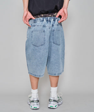 デニム淡加工　モデル：178㎝　L着用