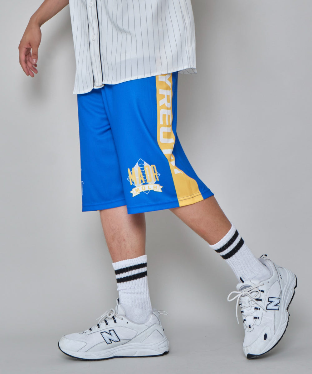 ブルー　モデル:178cm L着用