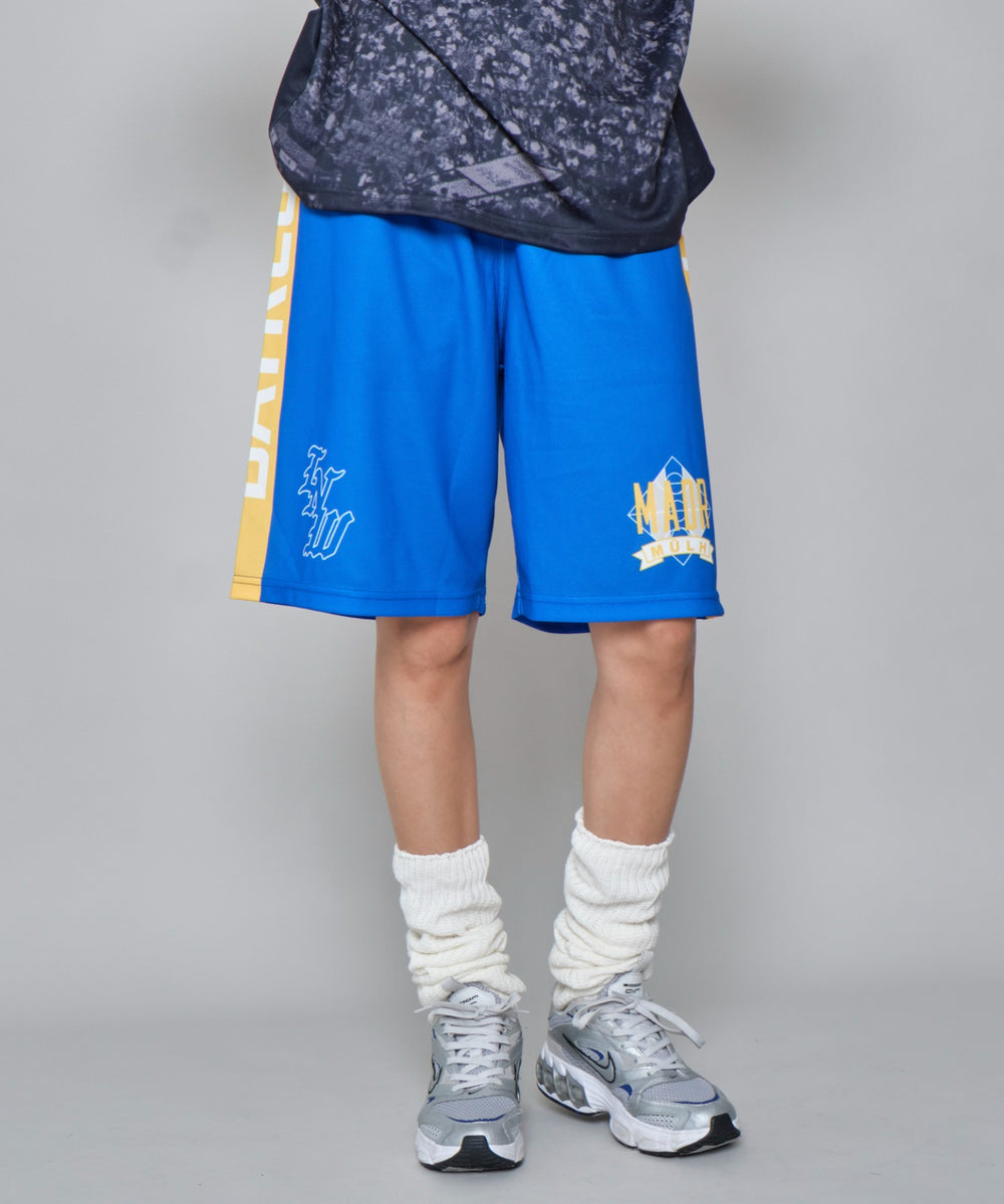 ブルー　モデル:172cm M着用