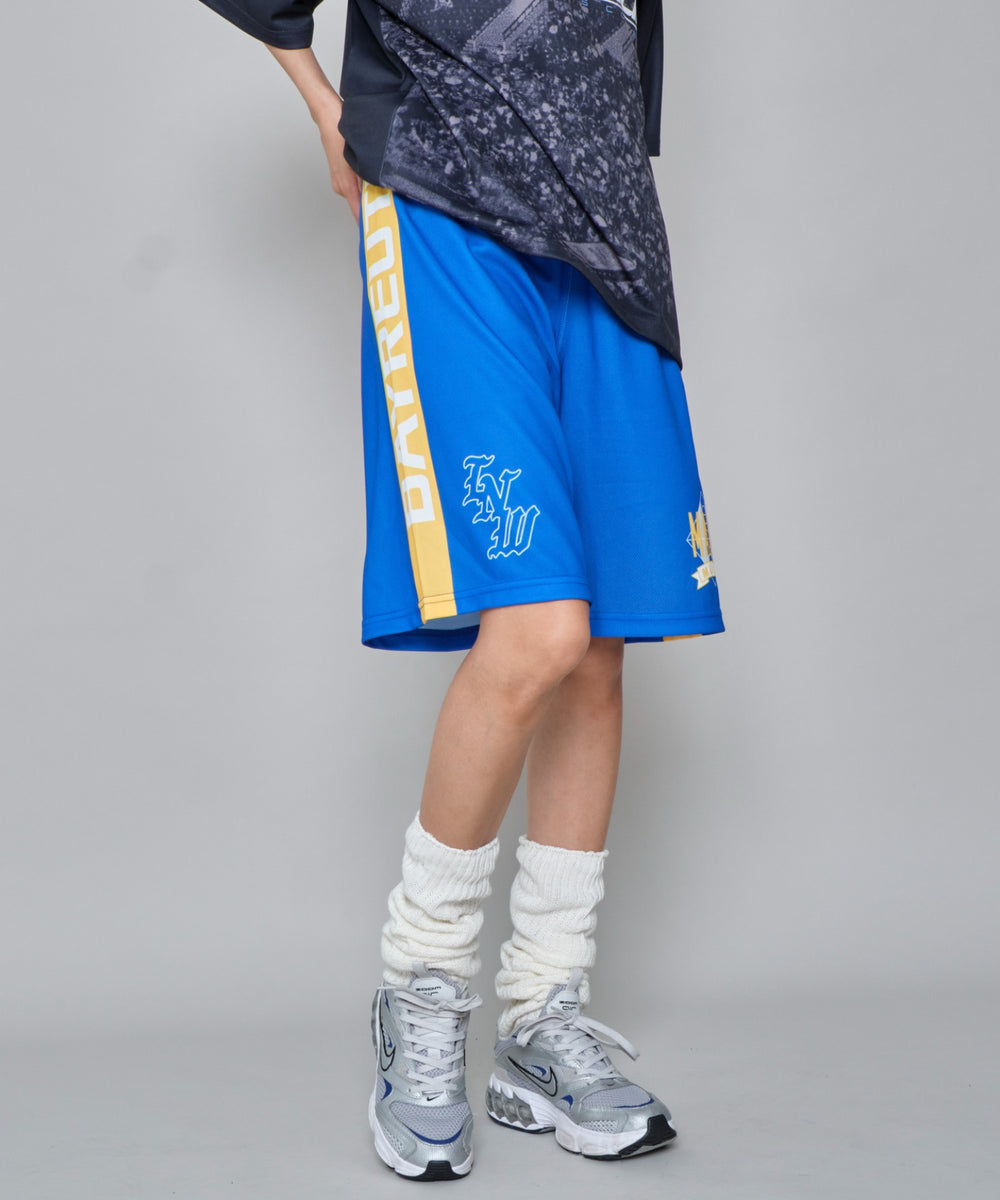 ブルー　モデル:172cm M着用