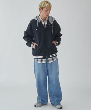 ネイビー　モデル:178cm L着用