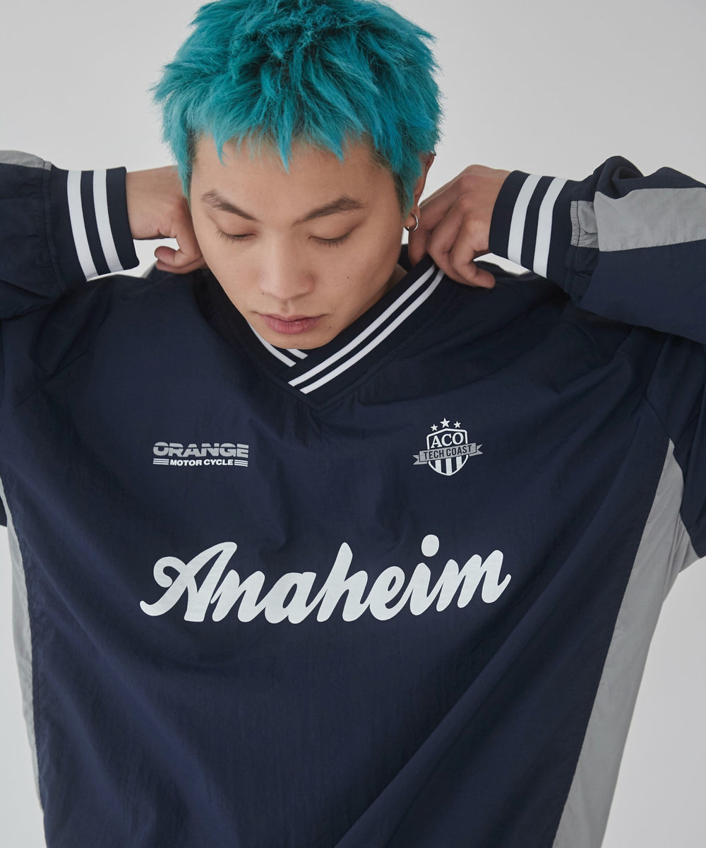 ナイロングラフィックプルオーバー