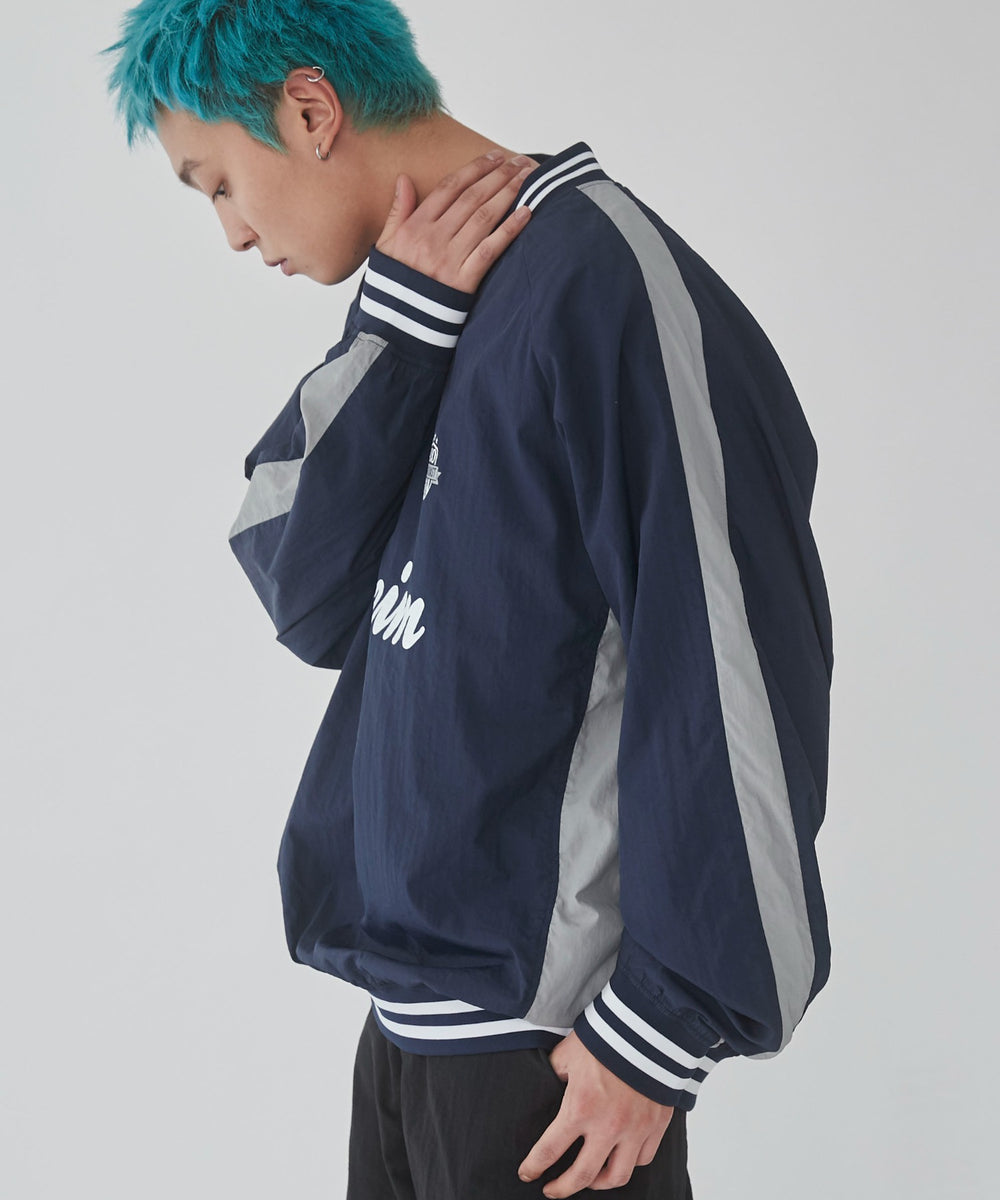 ネイビー　モデル:178cm L着用