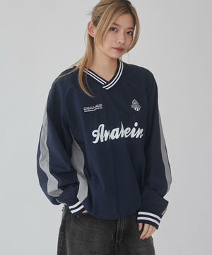 ネイビー　モデル:169cm M着用