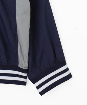 ナイロングラフィックプルオーバー