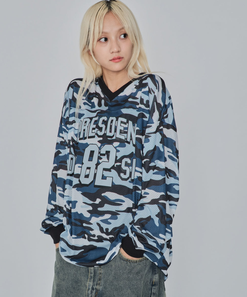 ブルー モデル：172cm M着用