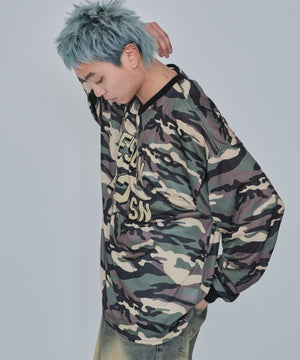 カーキ モデル：178cm L着用