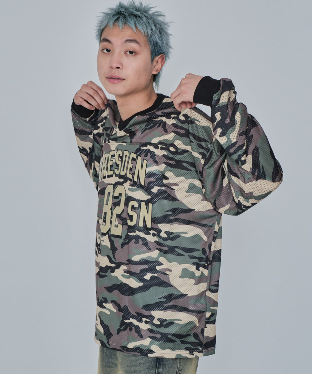 カーキ モデル：178cm L着用