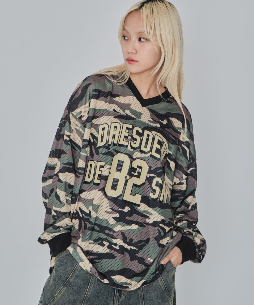 カーキ モデル：172cm M着用