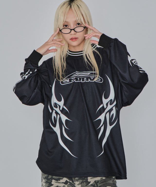 ブラック モデル：172cm M着用