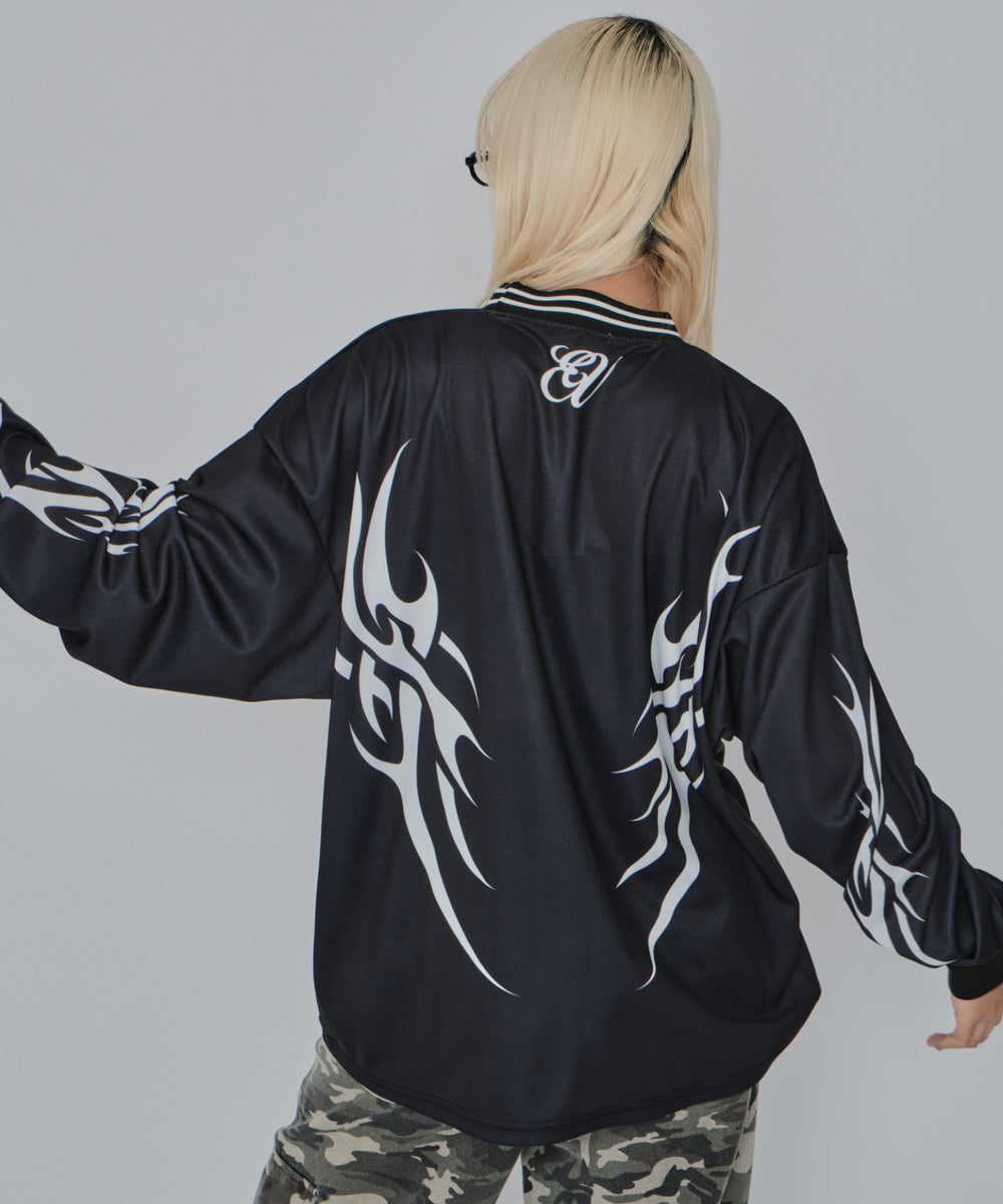 ブラック モデル：172cm M着用