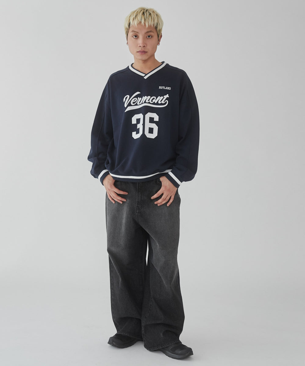 ネイビー モデル：178cm L着用