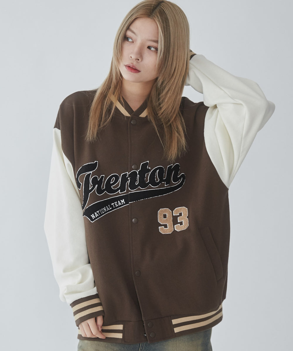 ブラウン モデル：169cm L着用