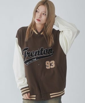 ブラウン モデル：169cm L着用