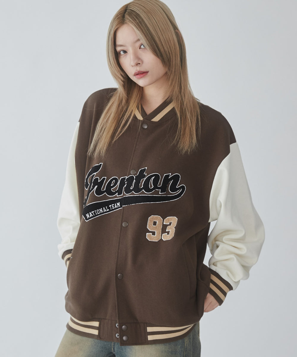 ブラウン モデル：169cm L着用