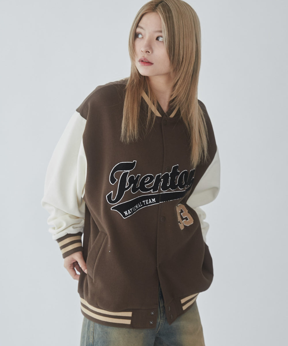 ブラウン モデル：169cm L着用