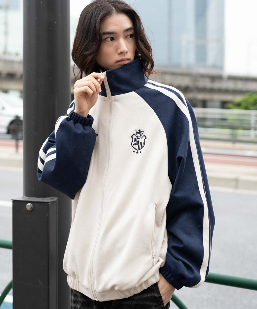 ネイビー モデル：175cm L着用