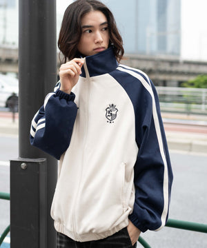 ネイビー モデル：175cm L着用