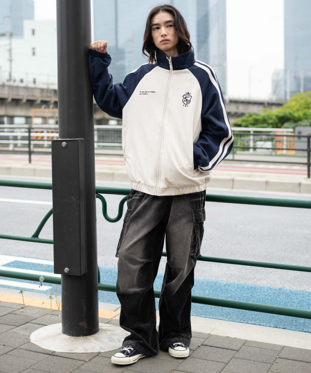 ネイビー モデル：175cm L着用