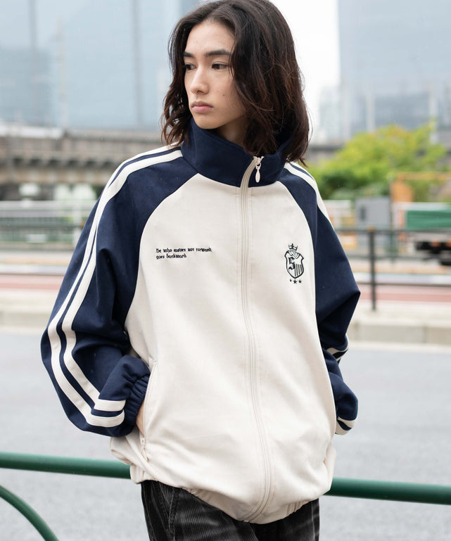 ネイビー モデル：175cm L着用