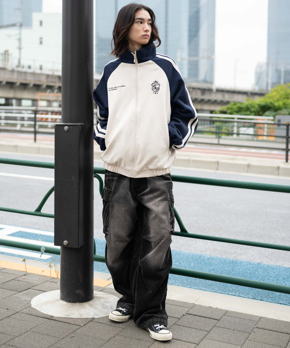 ネイビー モデル：175cm L着用