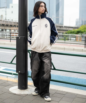 ネイビー モデル：175cm L着用