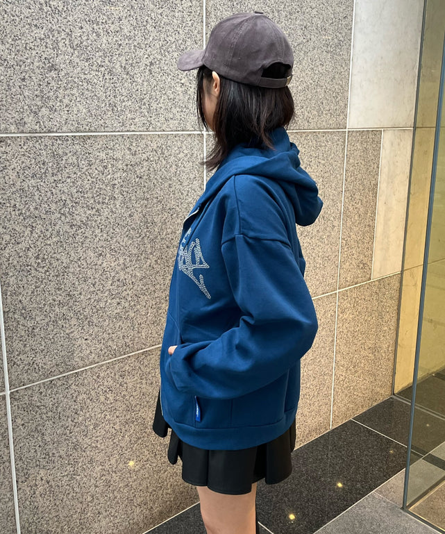 ブルー モデル:163cm Lサイズ着用