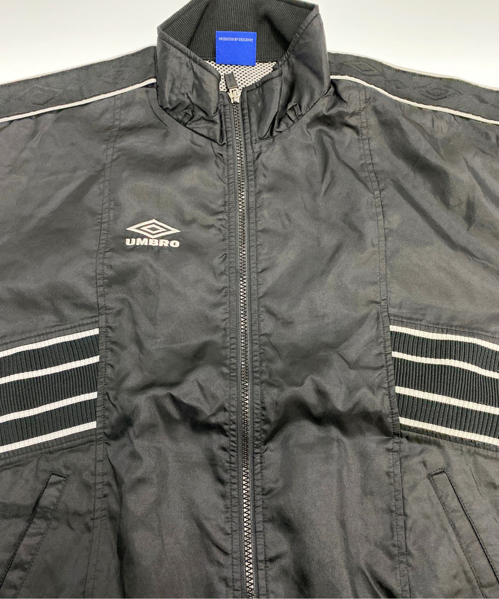 umbroブランドナイロンジャケット
