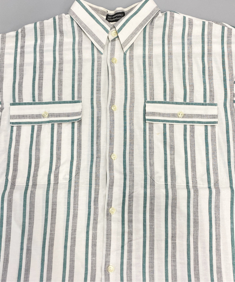 半袖ストライプシャツ