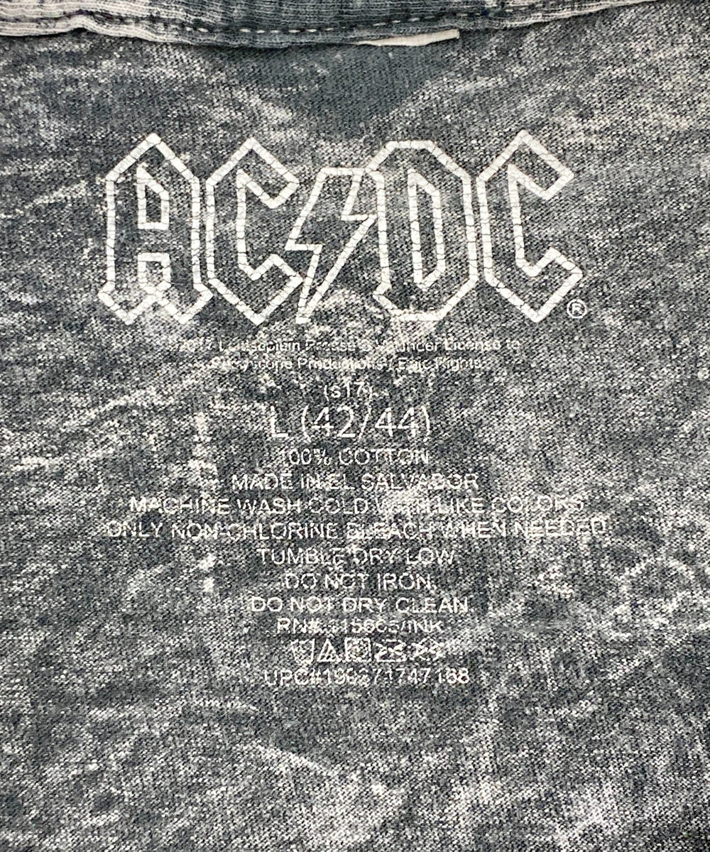 AC/DCバンドTシャツ
