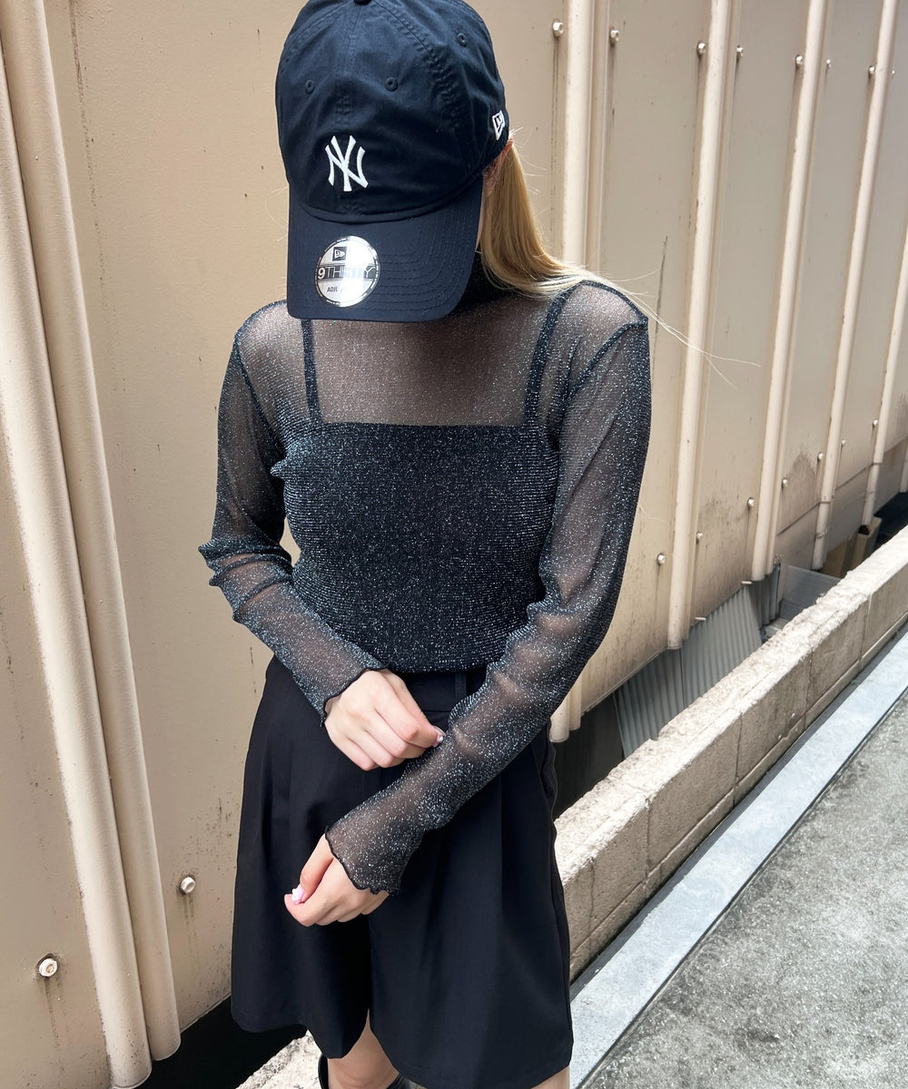 ラメシアートップス