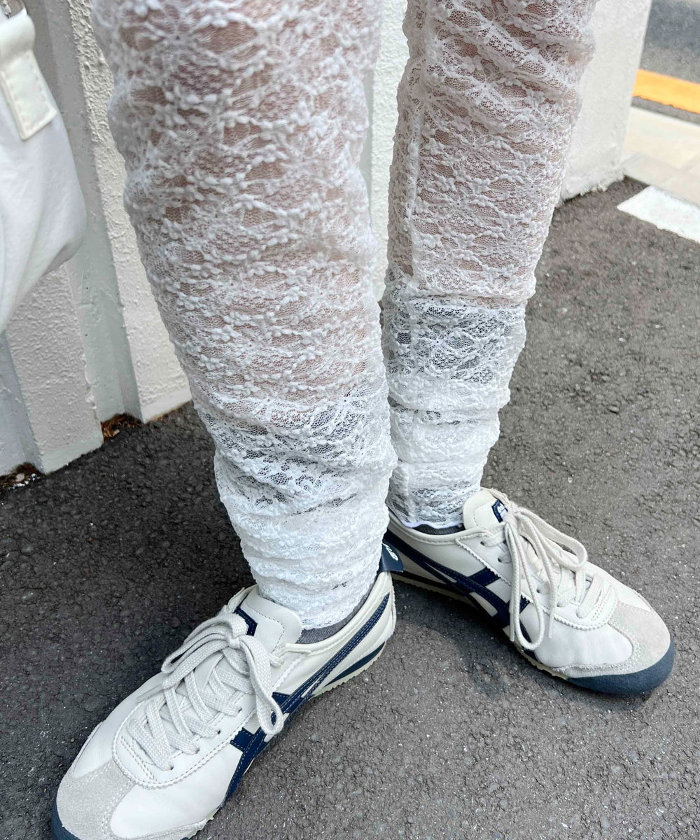 ホワイト モデル：160㎝ F着用