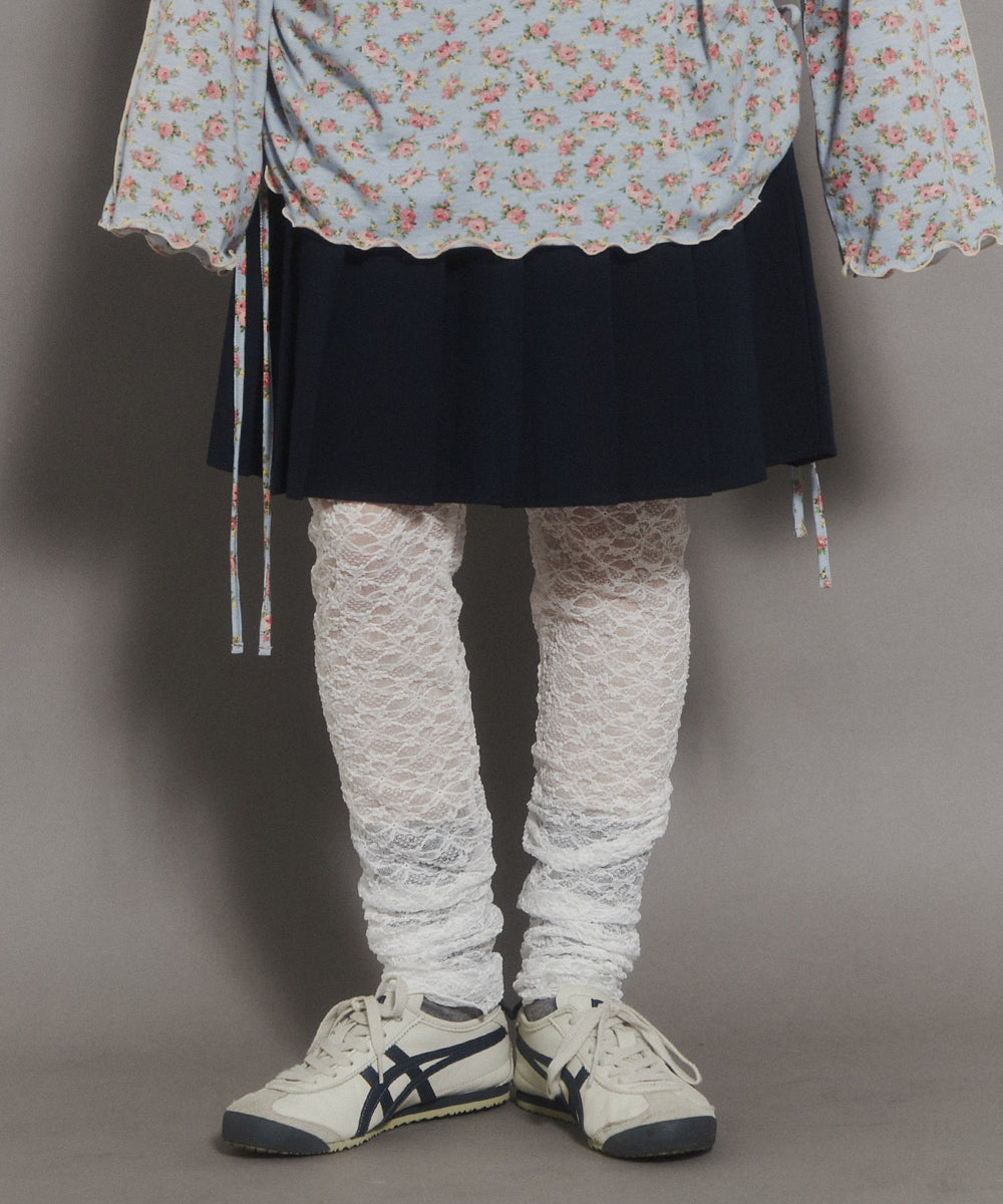 ホワイト モデル：160㎝ F着用