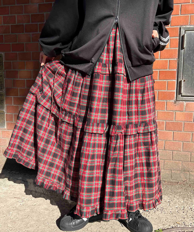 タータンチェックティアードスカート/ブラック モデル：157㎝ F着用