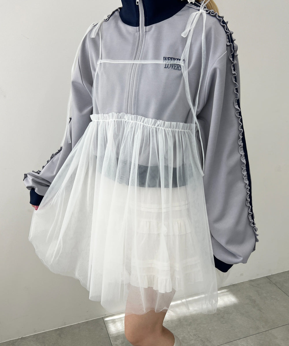 ホワイト モデル：160㎝ F着用