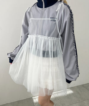 ホワイト モデル：160㎝ F着用