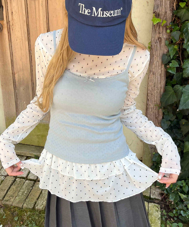 ホワイト モデル：160㎝ F着用