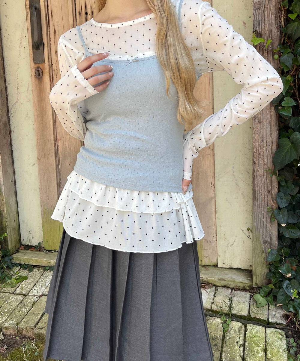 ホワイト モデル：160㎝ F着用