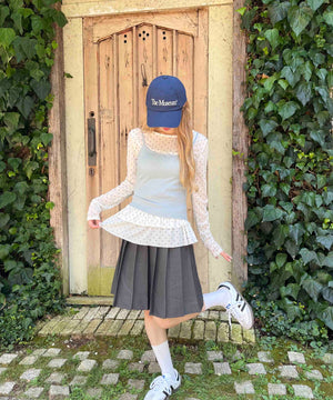 ホワイト モデル：160㎝ F着用