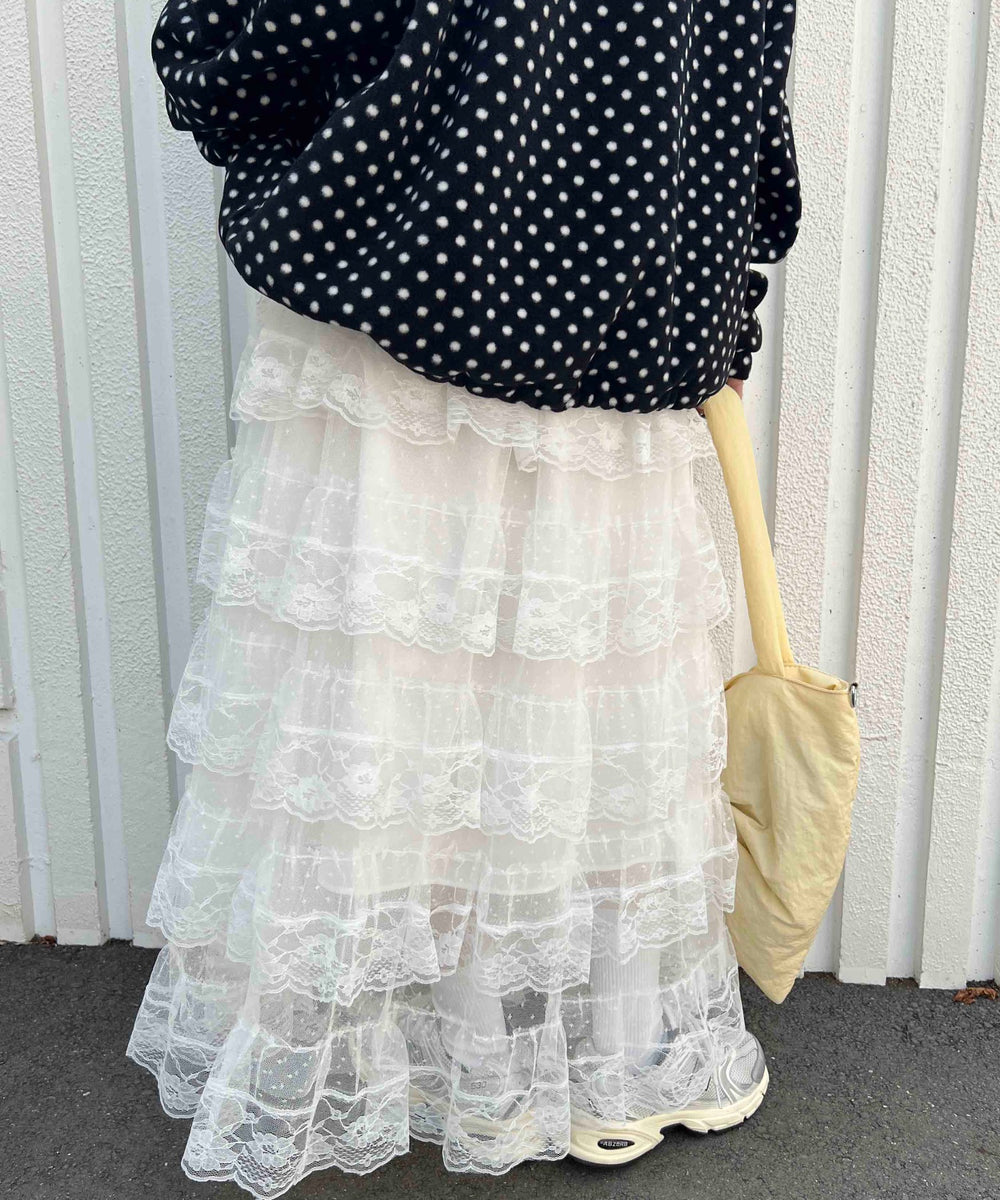 ホワイト モデル：160㎝ F着用