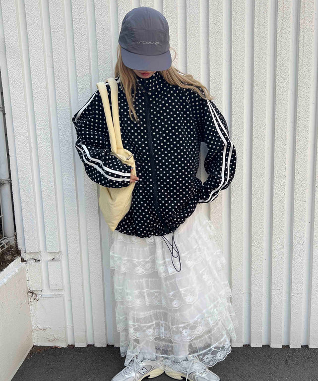 ホワイト モデル：160㎝ F着用