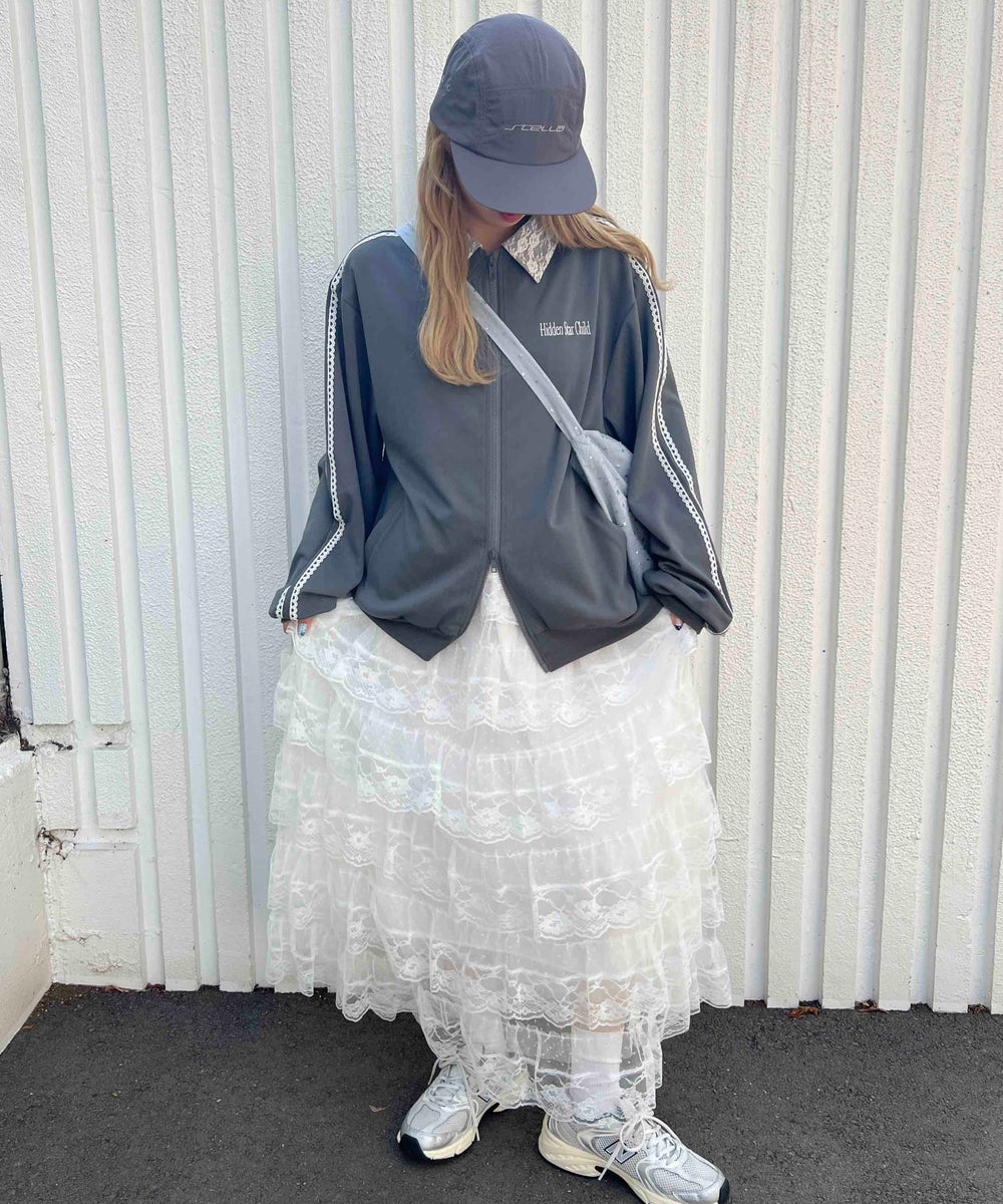 ホワイト モデル：160㎝ F着用