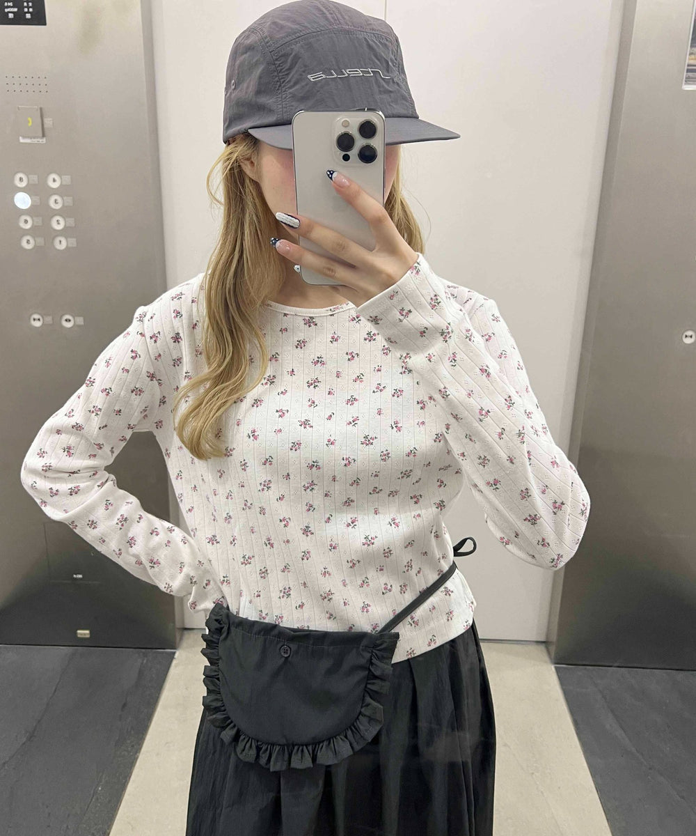 ホワイト モデル：160㎝ F着用