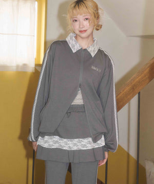 グレー モデル：162㎝ F着用