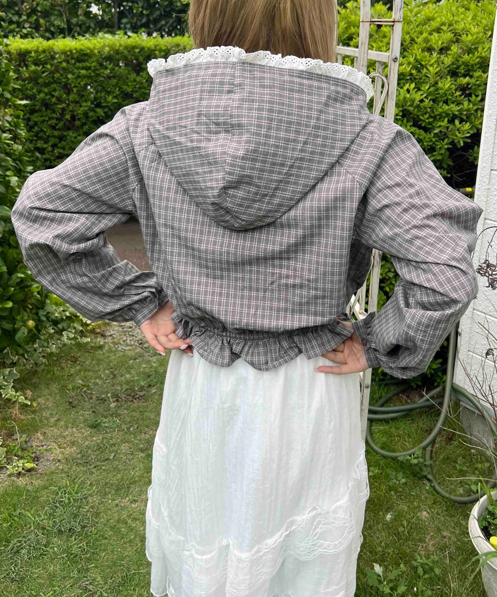 ブラウン モデル：160㎝ F着用