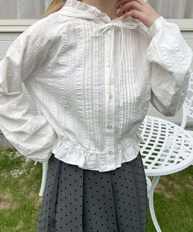 ホワイト モデル：160㎝ F着用