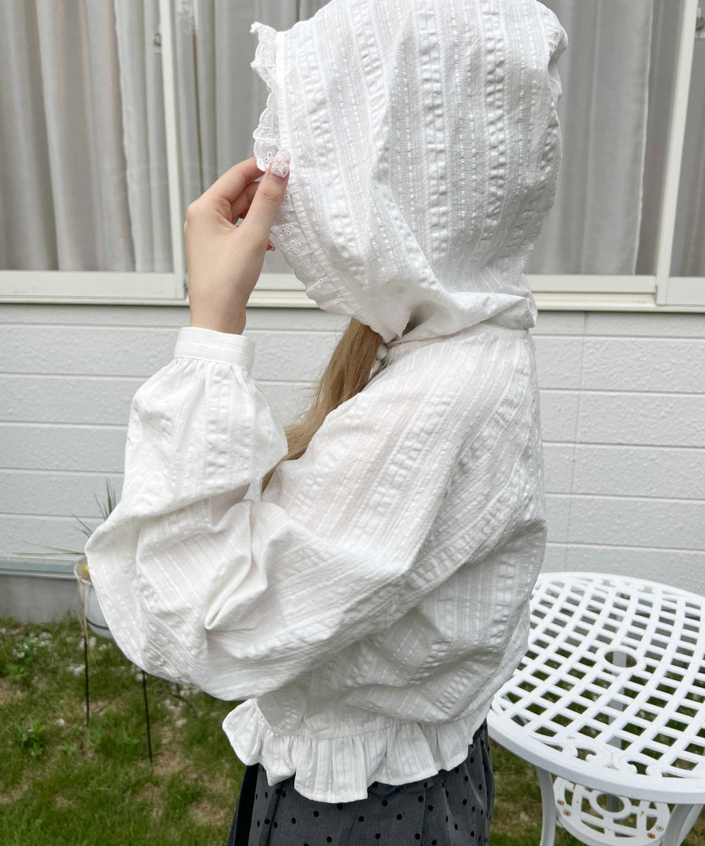 ホワイト モデル：160㎝ F着用