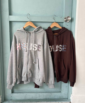 パッチワークロゴパーカー