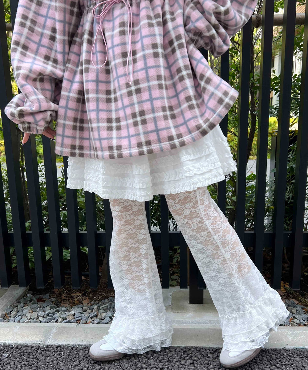 ホワイト モデル：160㎝ F着用